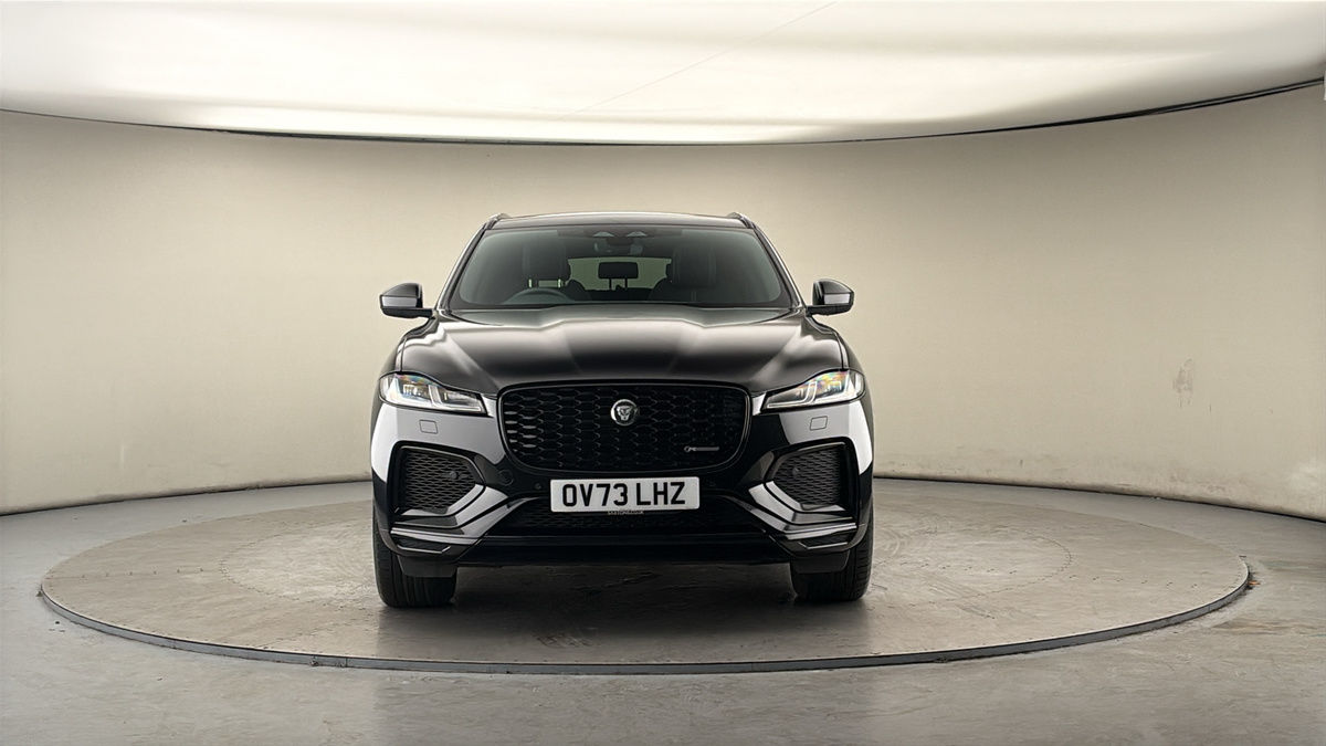 Jaguar F-PACE Image 3