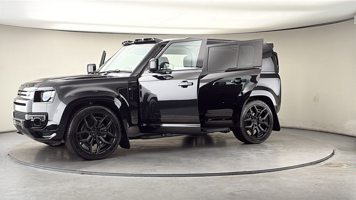 More views of Land Rover Defender 110