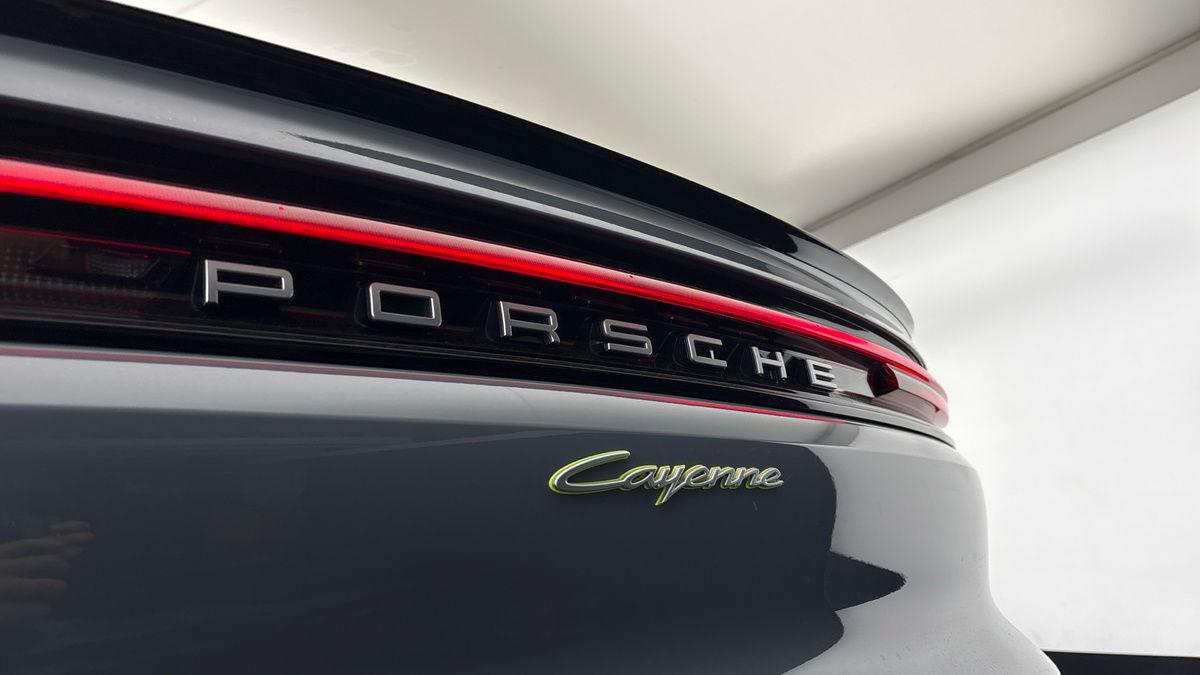 Porsche Cayenne Image 36
