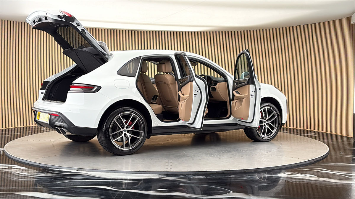 More views of Porsche Macan