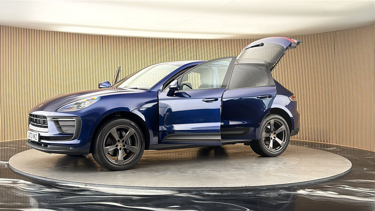 More views of Porsche Macan