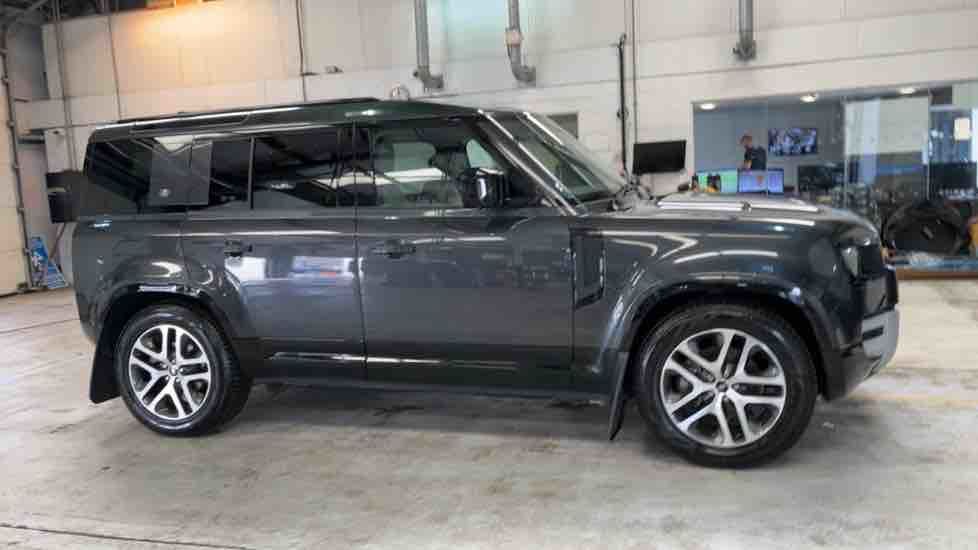 More views of Land Rover Defender 110