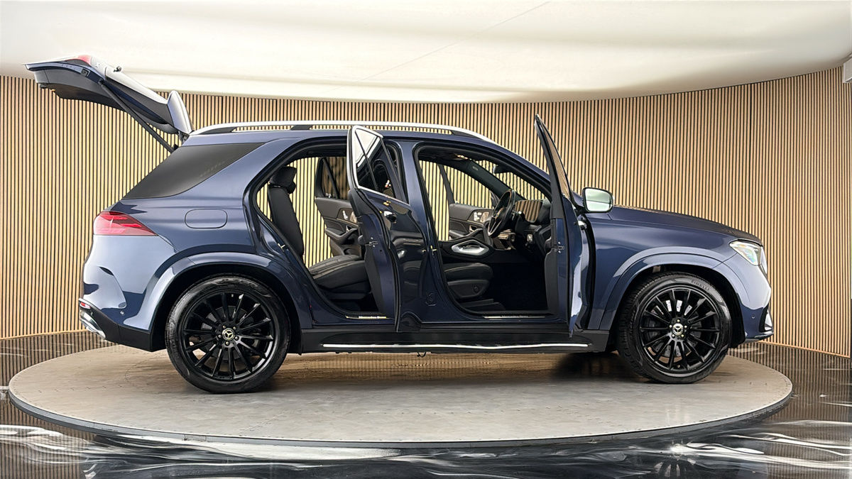 More views of Mercedes-Benz GLE