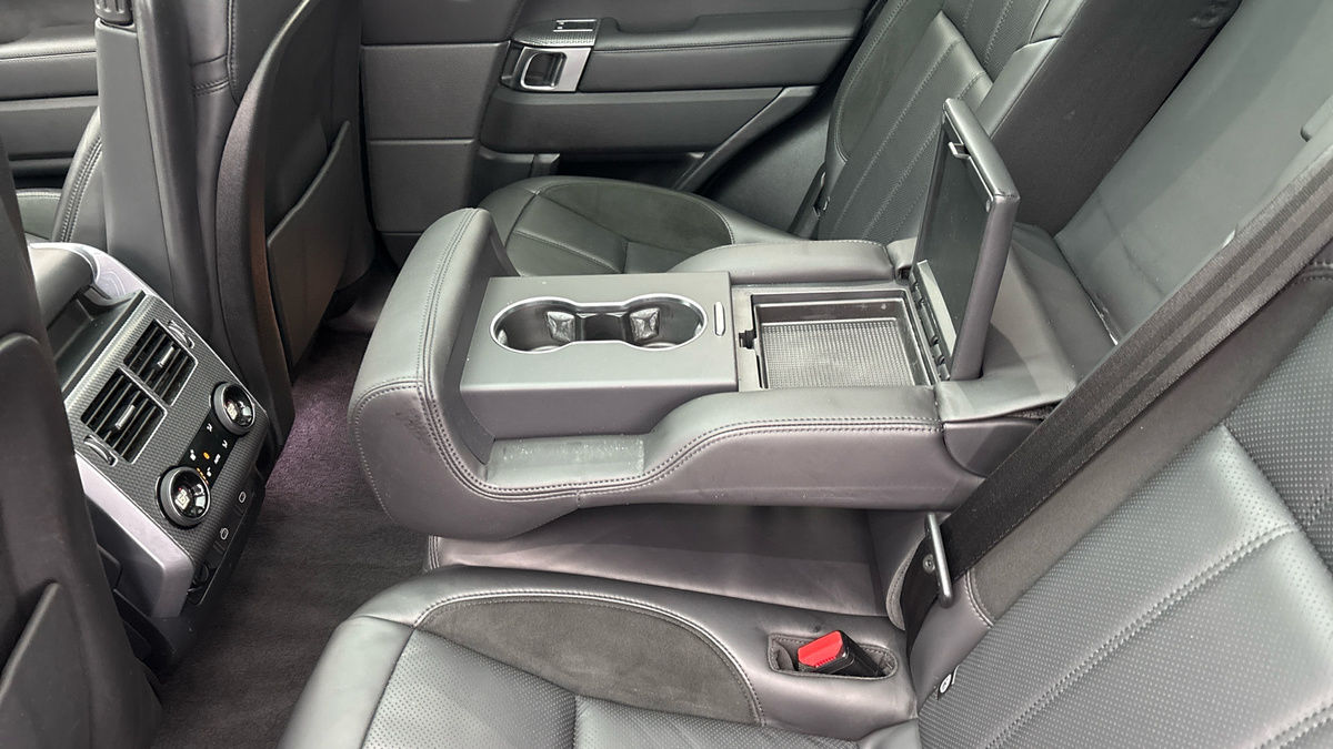 Land Rover Range Rover Sport Image 9