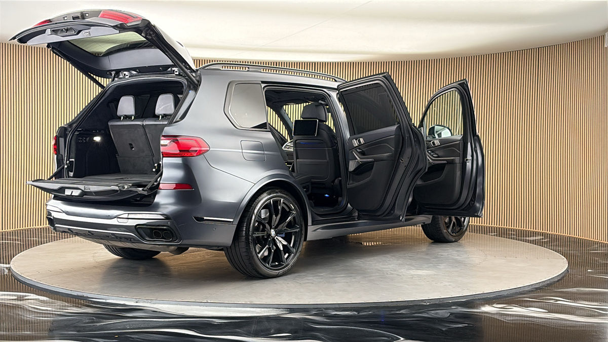 More views of BMW X7