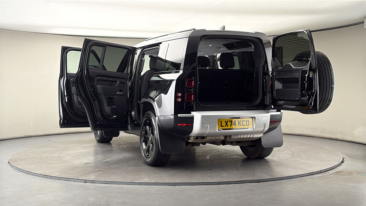 More views of Land Rover Defender 110
