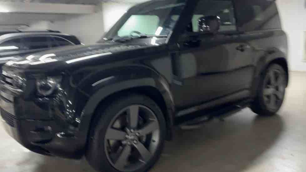 More views of Land Rover Defender 90