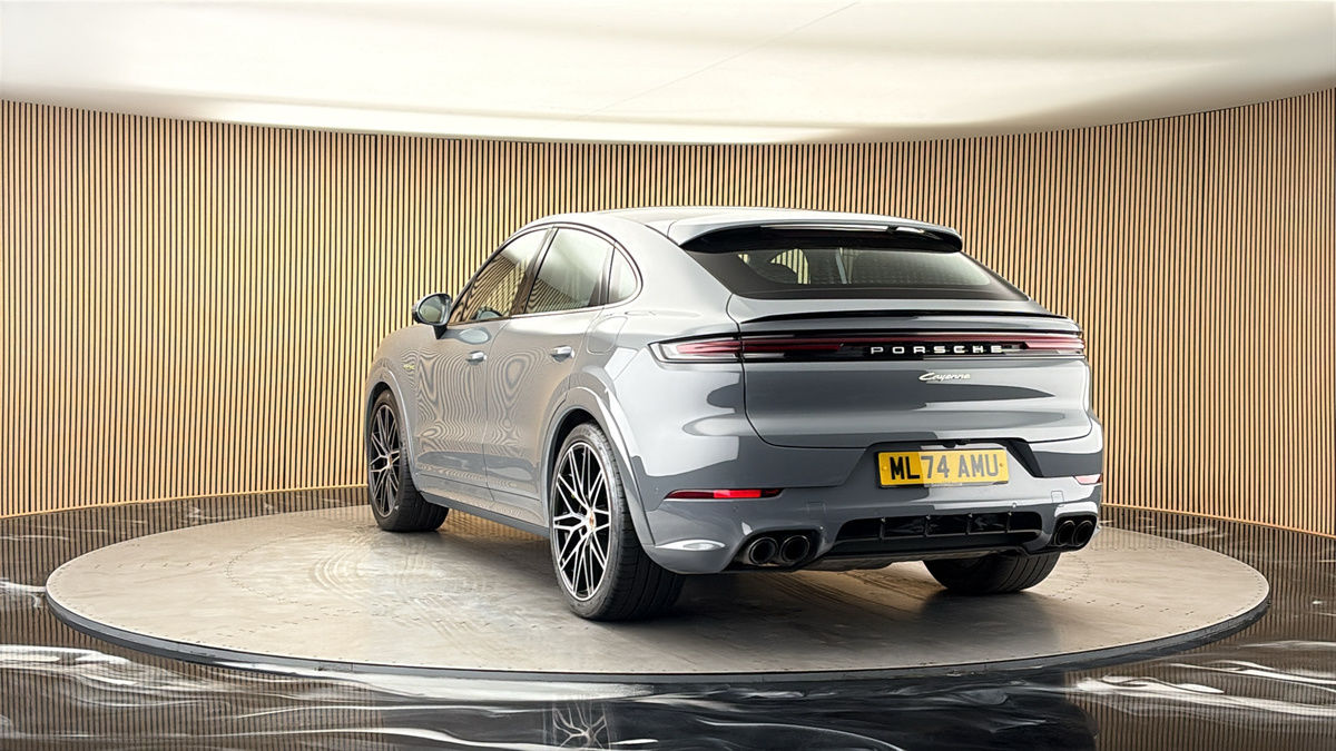 More views of Porsche Cayenne