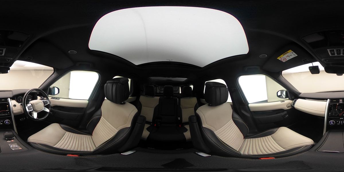 More views of Land Rover Discovery