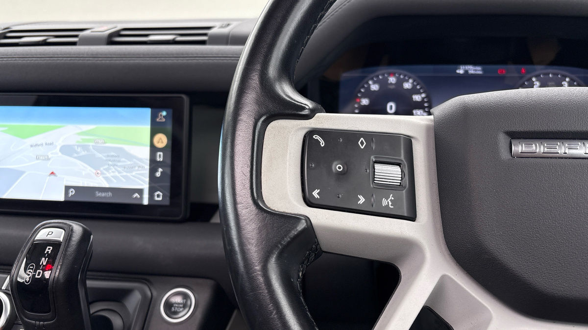 Land Rover Defender 90 Image 13