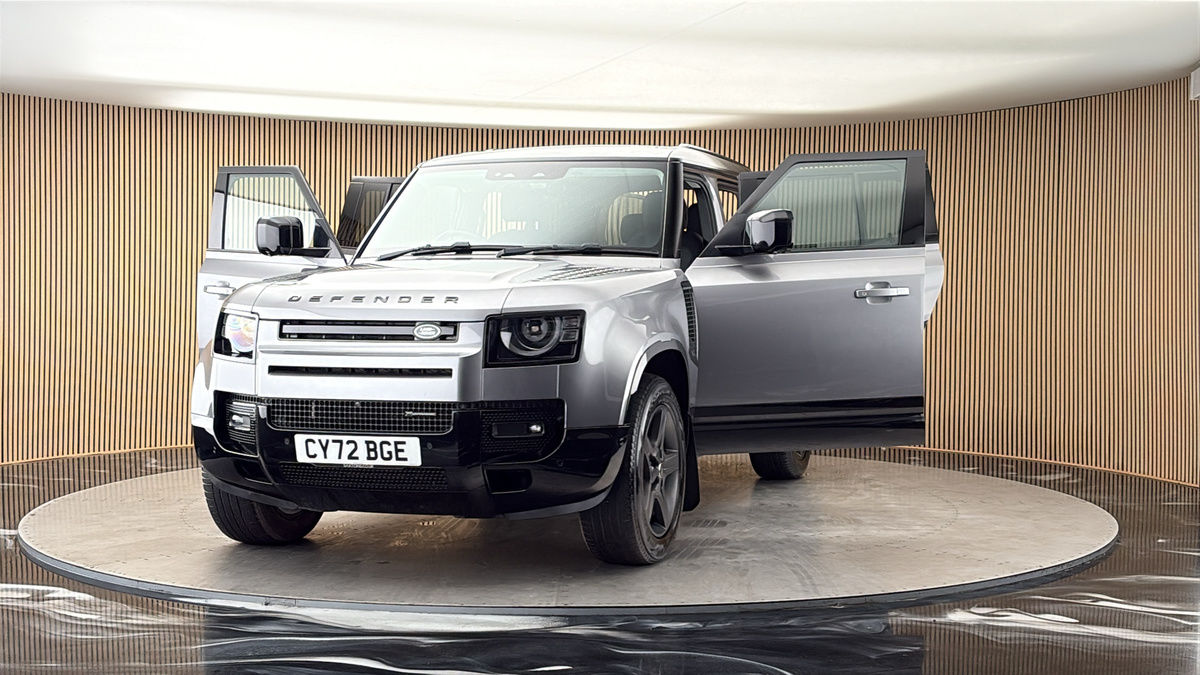 More views of Land Rover Defender 110