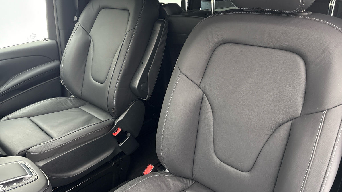 Mercedes-Benz V Class Image 7