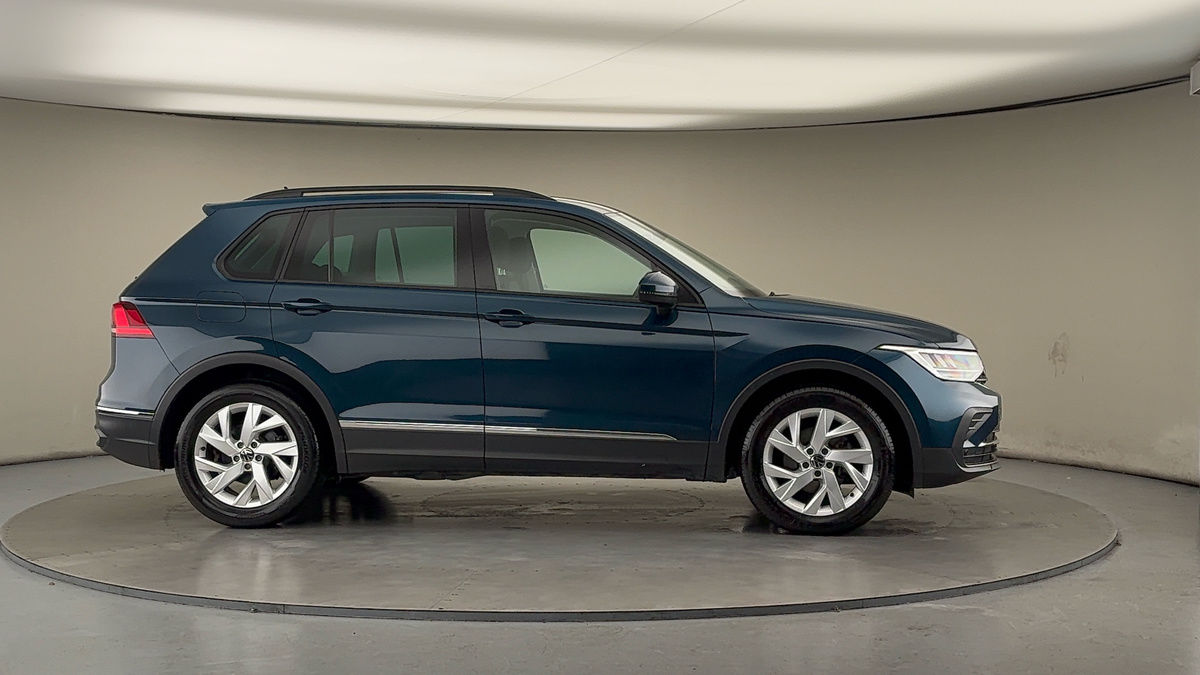 More views of Volkswagen Tiguan