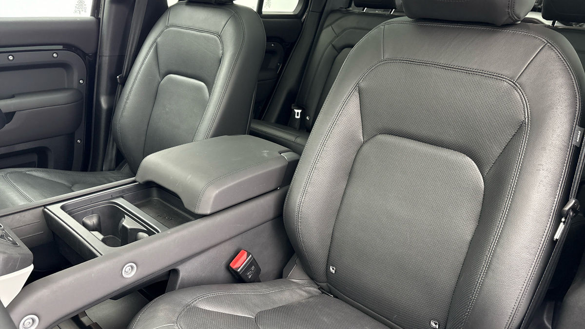 Land Rover Defender 110 Urban Image 7