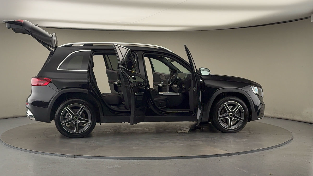 More views of Mercedes-Benz GLB