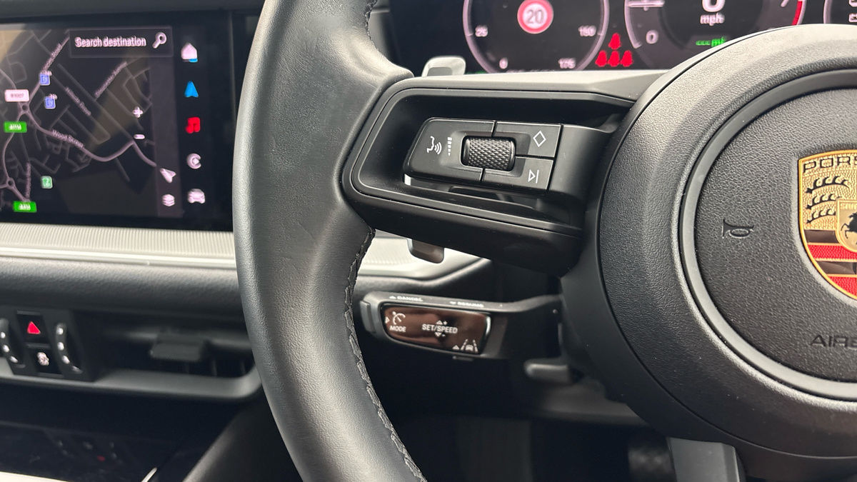Porsche Cayenne Image 13