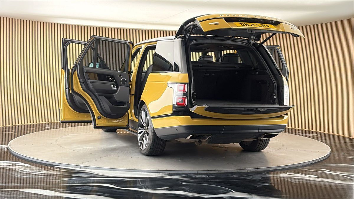 More views of Land Rover Range Rover