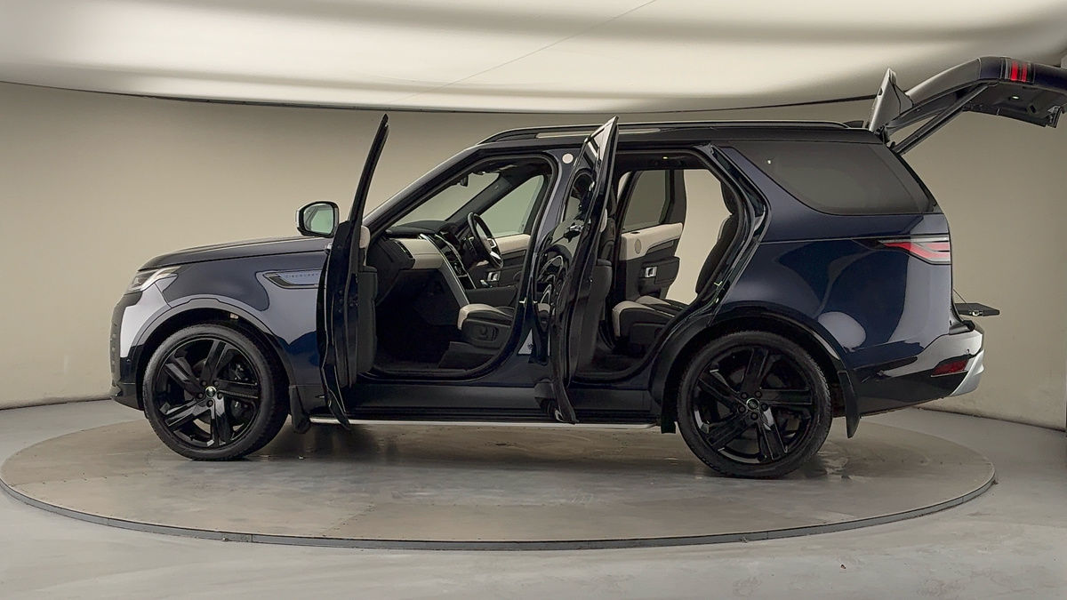 More views of Land Rover Discovery