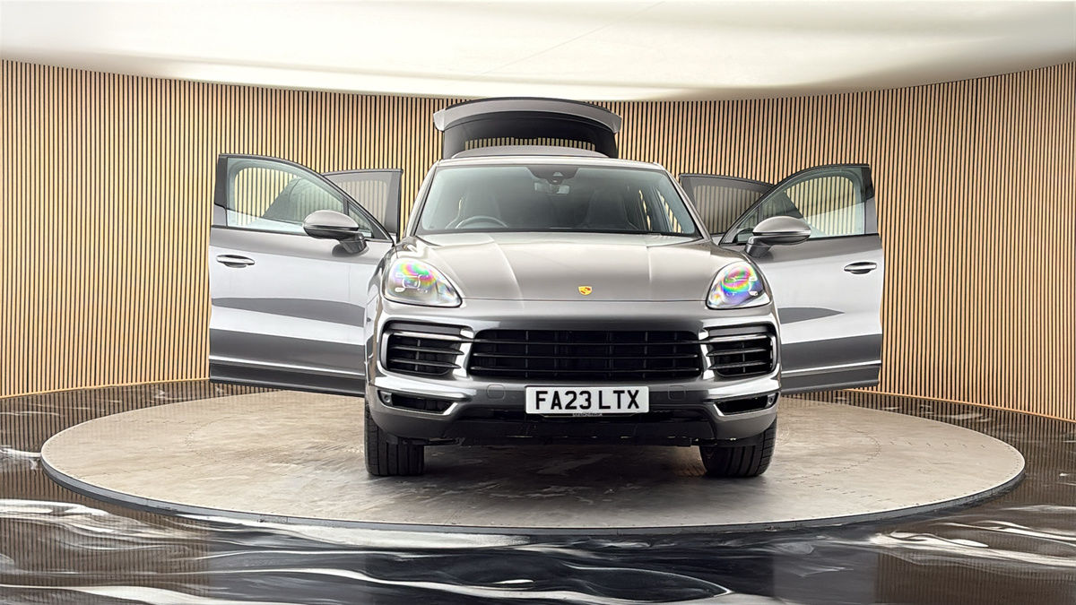 More views of Porsche Cayenne