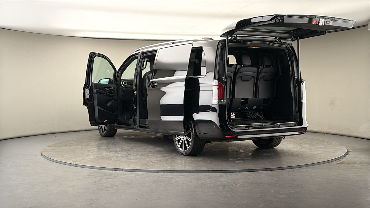 Mercedes-Benz V Class Image 23