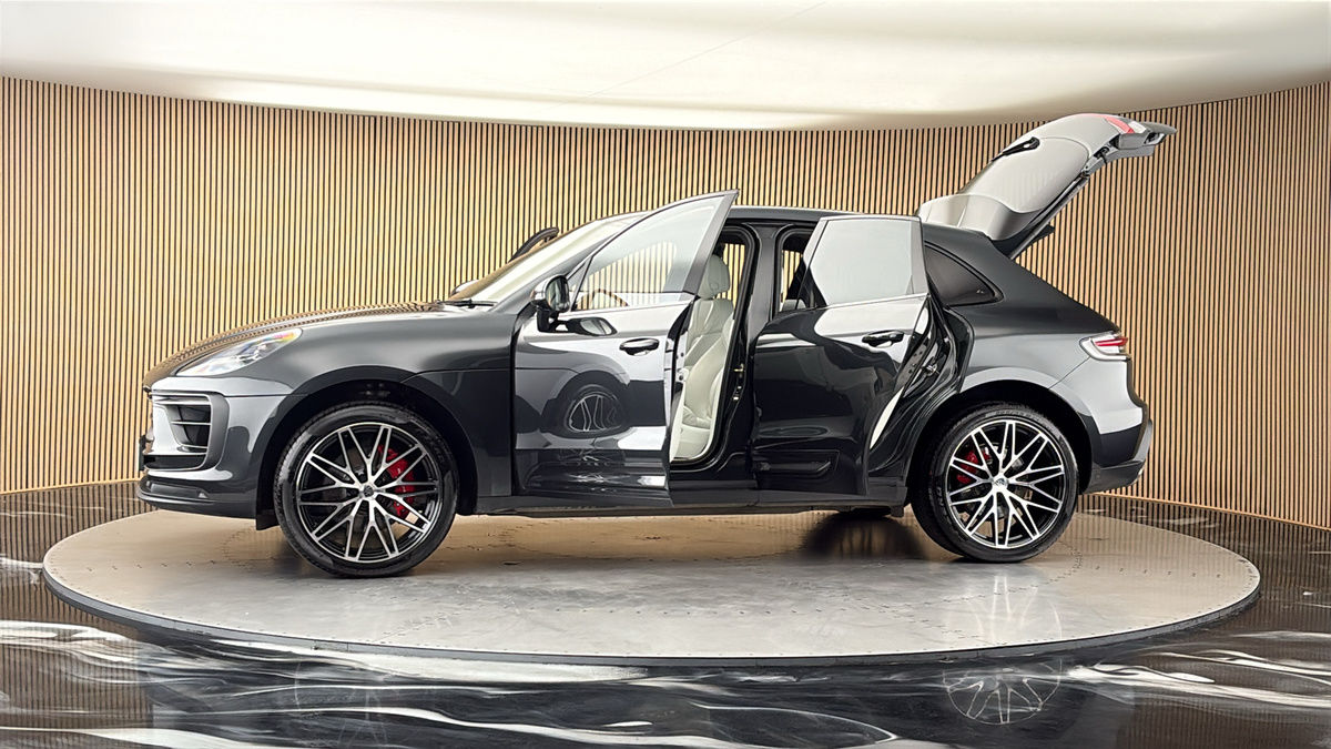 More views of Porsche Macan