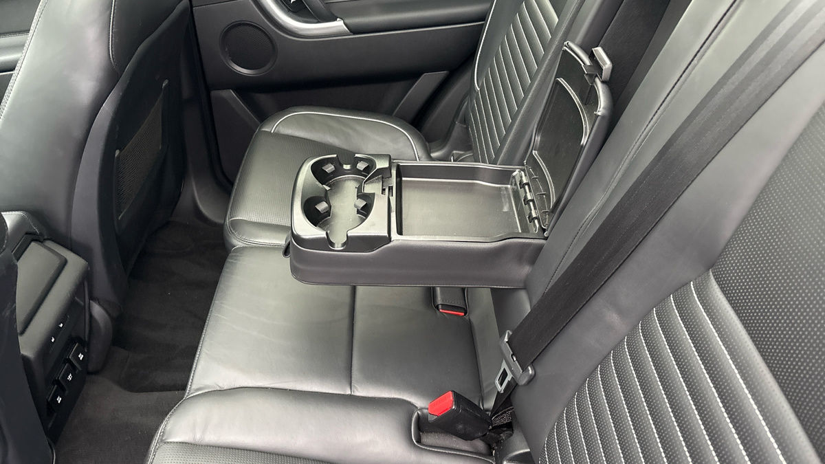 Land Rover Discovery Sport Image 9