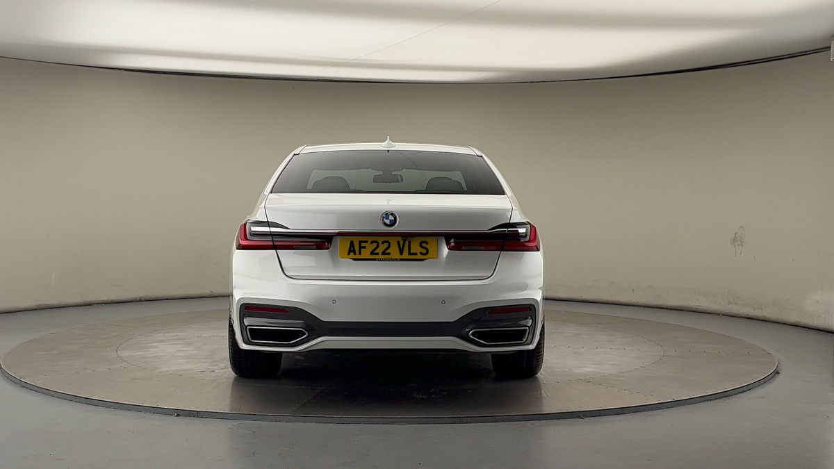 BMW 7 Series Image 4