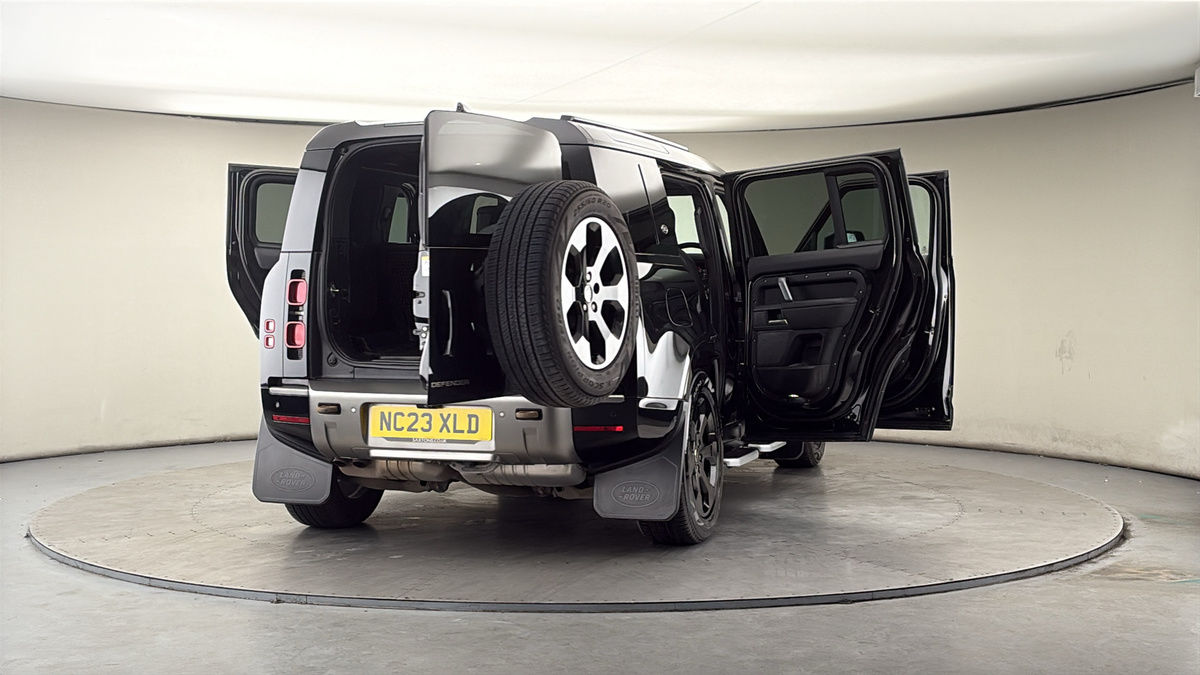 More views of Land Rover Defender 110