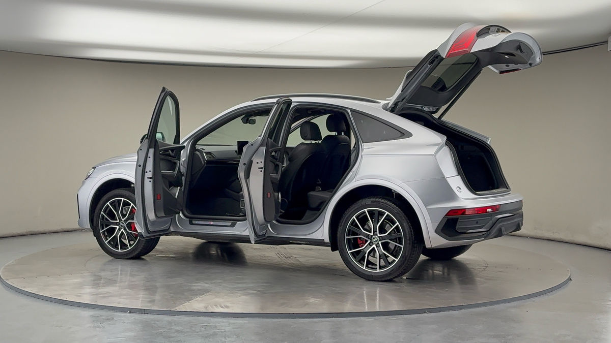 More views of Audi Q5