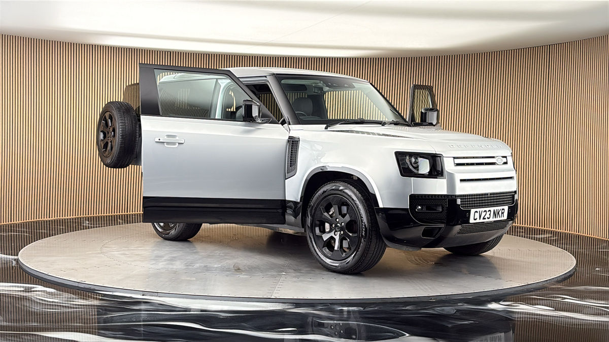 More views of Land Rover Defender 90