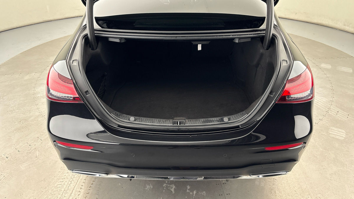 Mercedes-Benz E Class Image 11