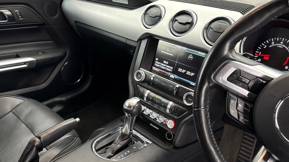Ford Mustang Image 18