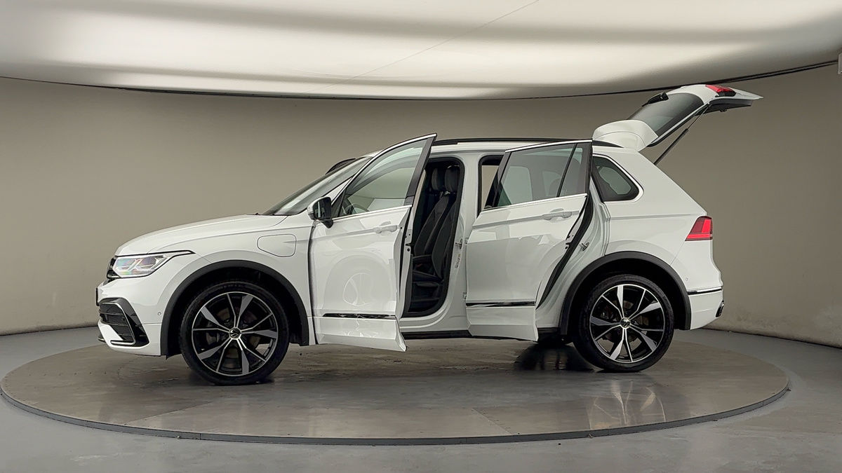 More views of Volkswagen Tiguan