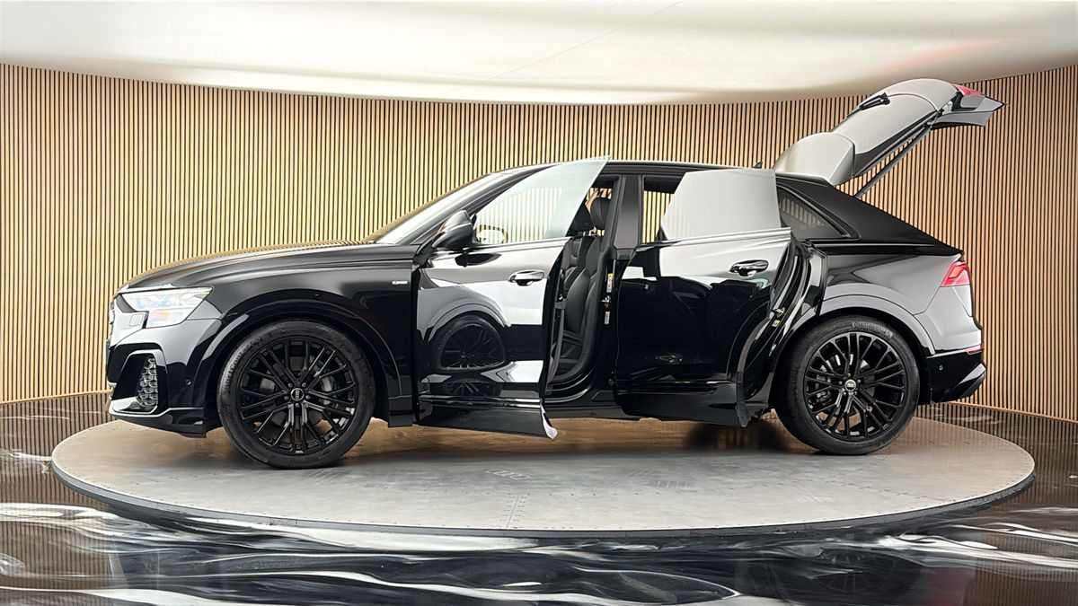 More views of Audi Q8