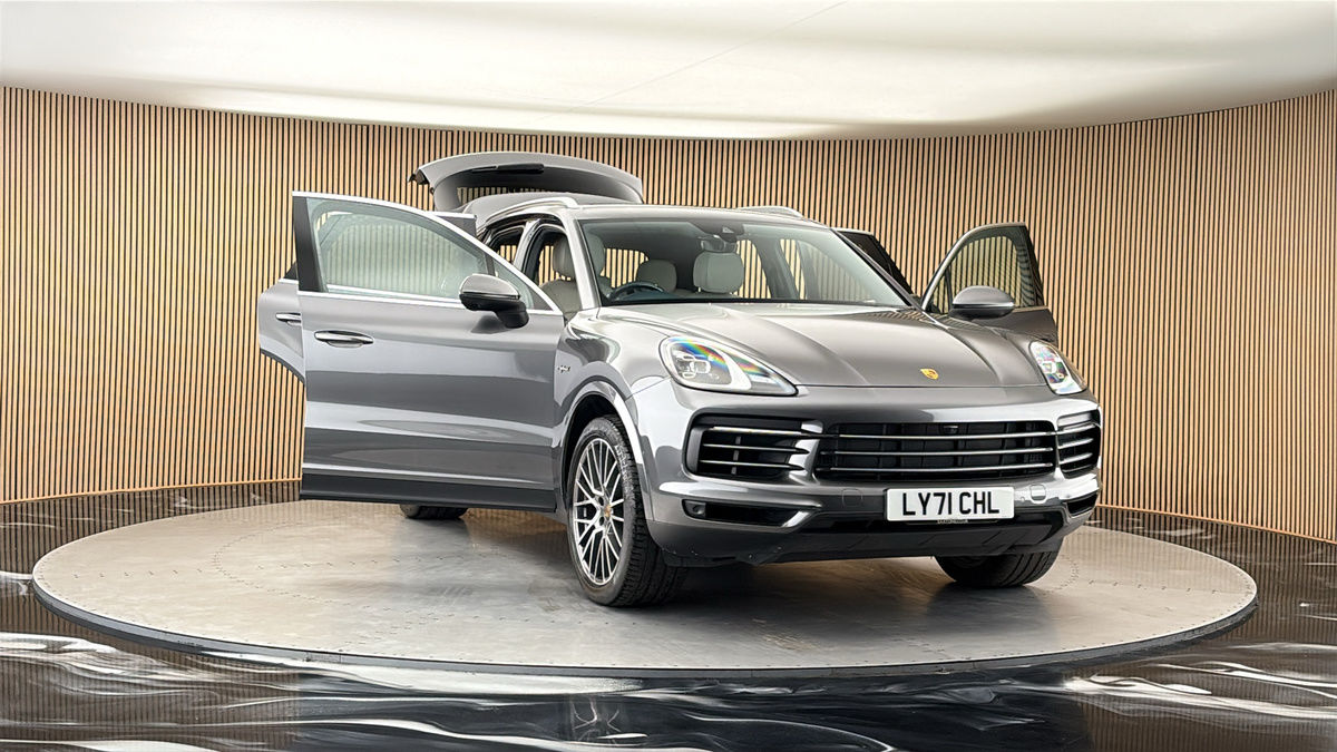 More views of Porsche Cayenne