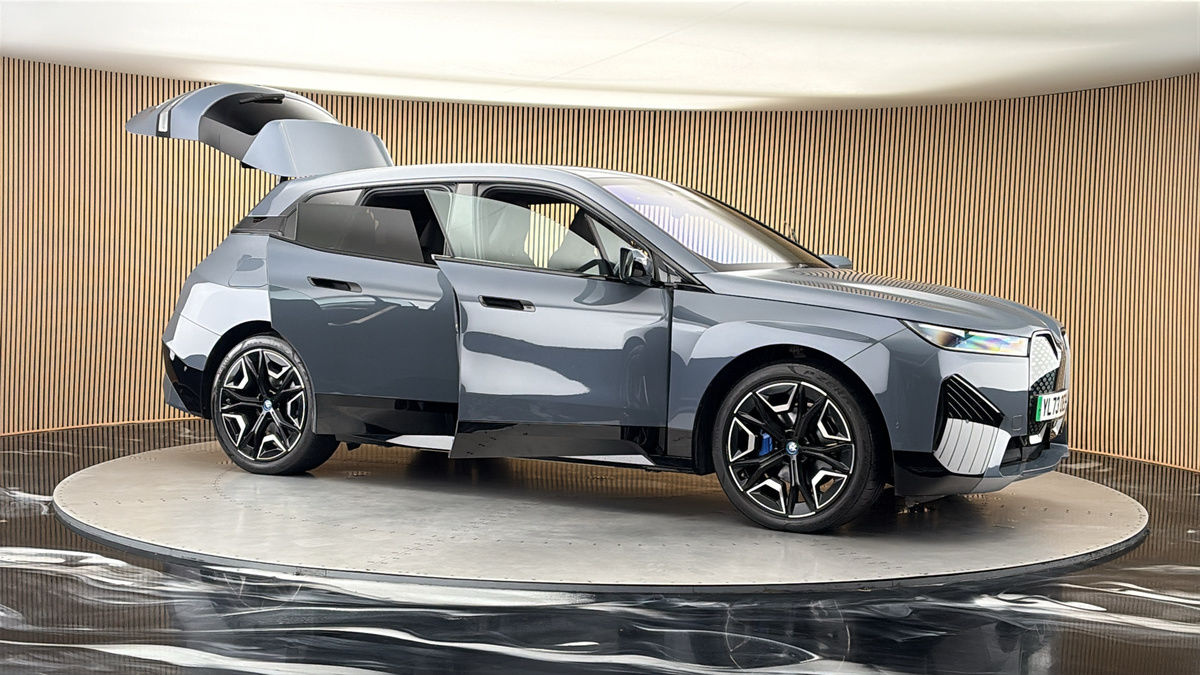 More views of BMW iX