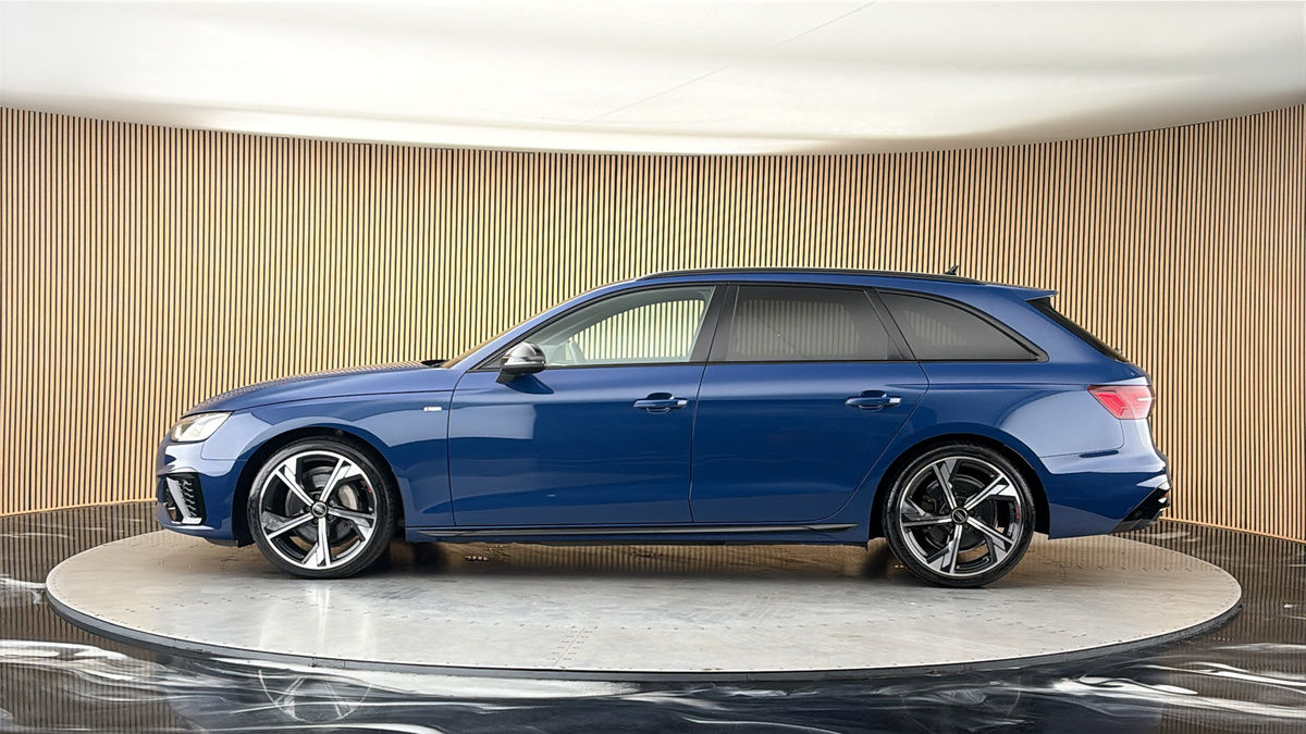 Audi A4 Avant Image 15