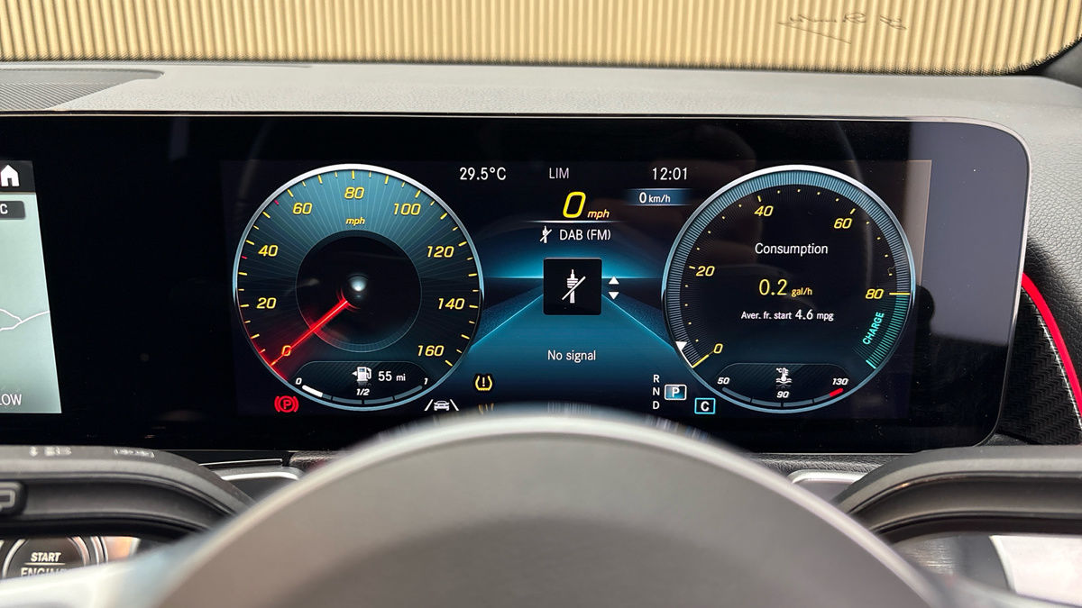 Mercedes-Benz GLB Image 30