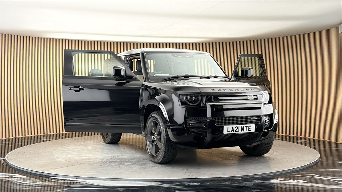 More views of Land Rover Defender 90