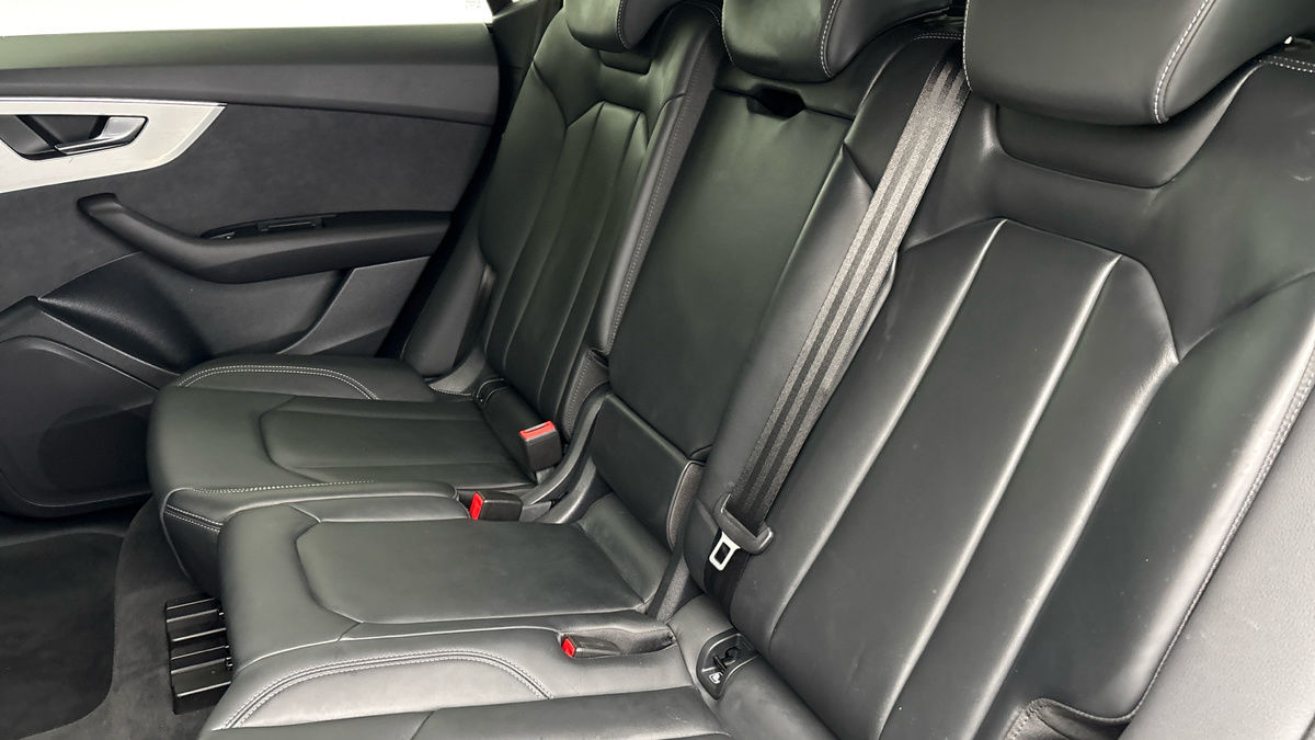 Audi Q8 Image 8
