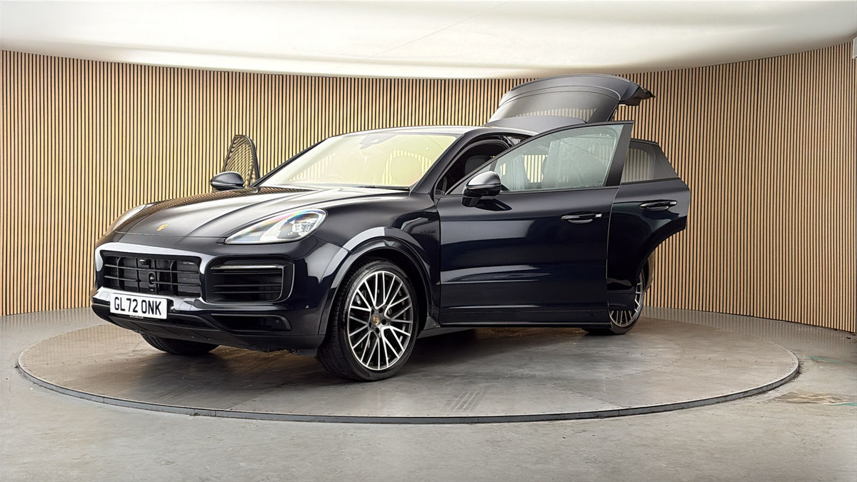 More views of Porsche Cayenne