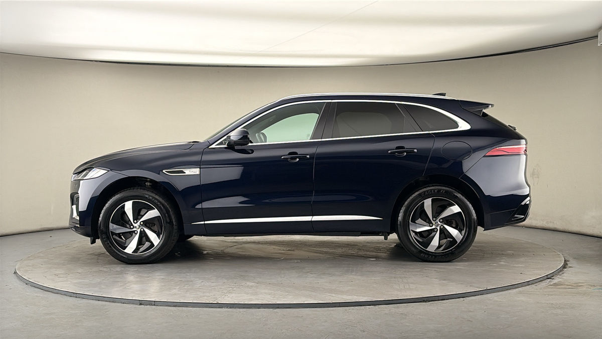 Jaguar F-PACE Image 15