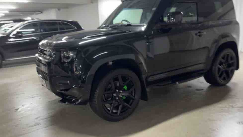 More views of Land Rover Defender 90