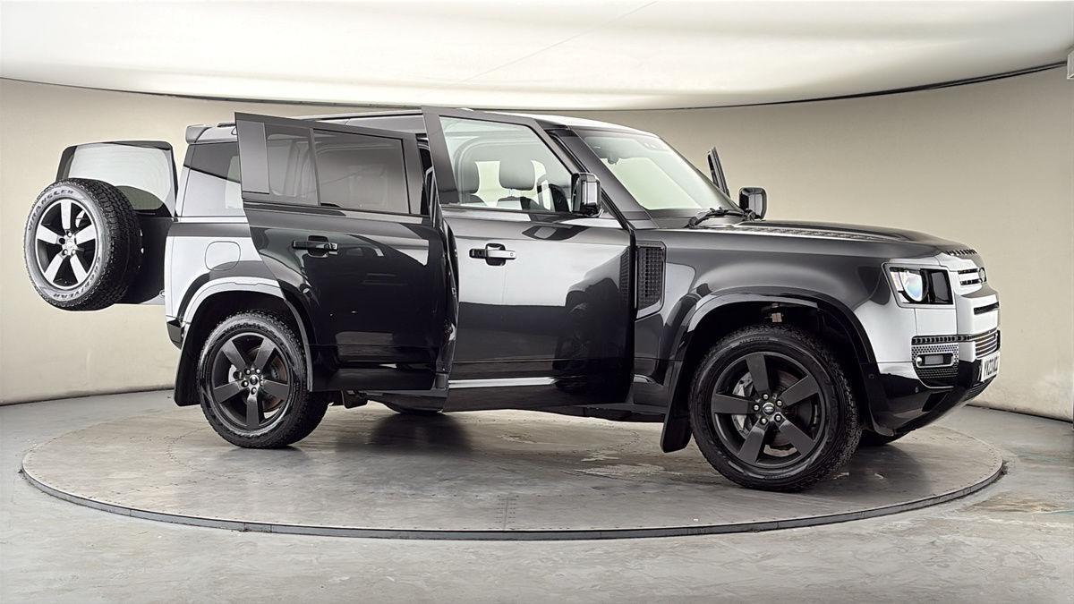 More views of Land Rover Defender 110