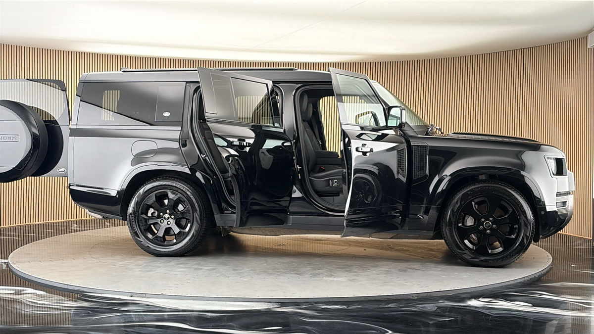 More views of Land Rover Defender 130