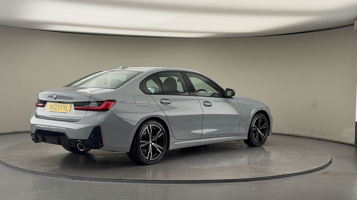 BMW 3 Series Image 21