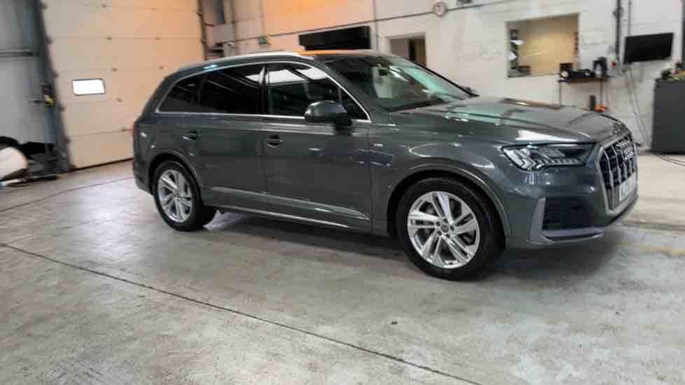 More views of Audi Q7