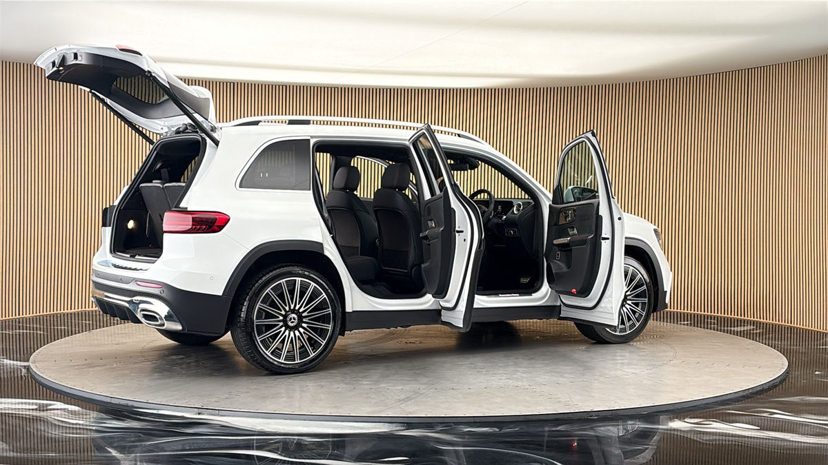 More views of Mercedes-Benz GLB