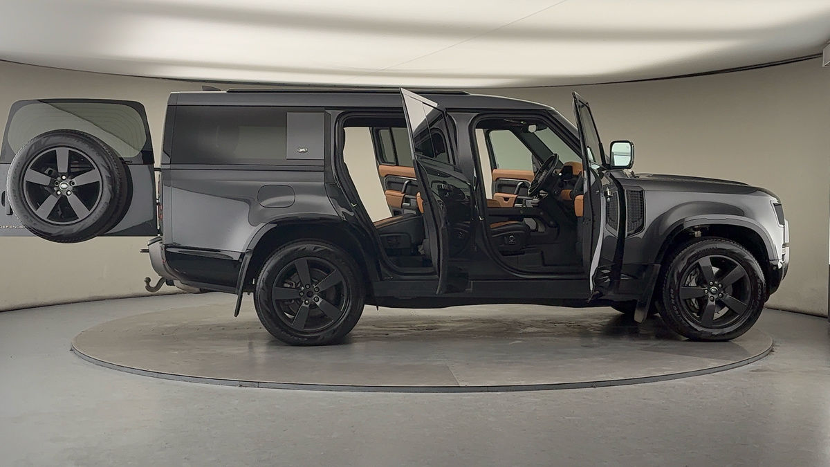 More views of Land Rover Defender 130