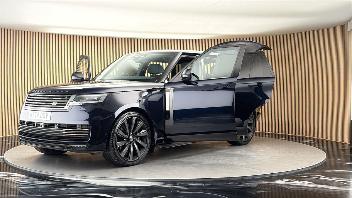 More views of Land Rover Range Rover